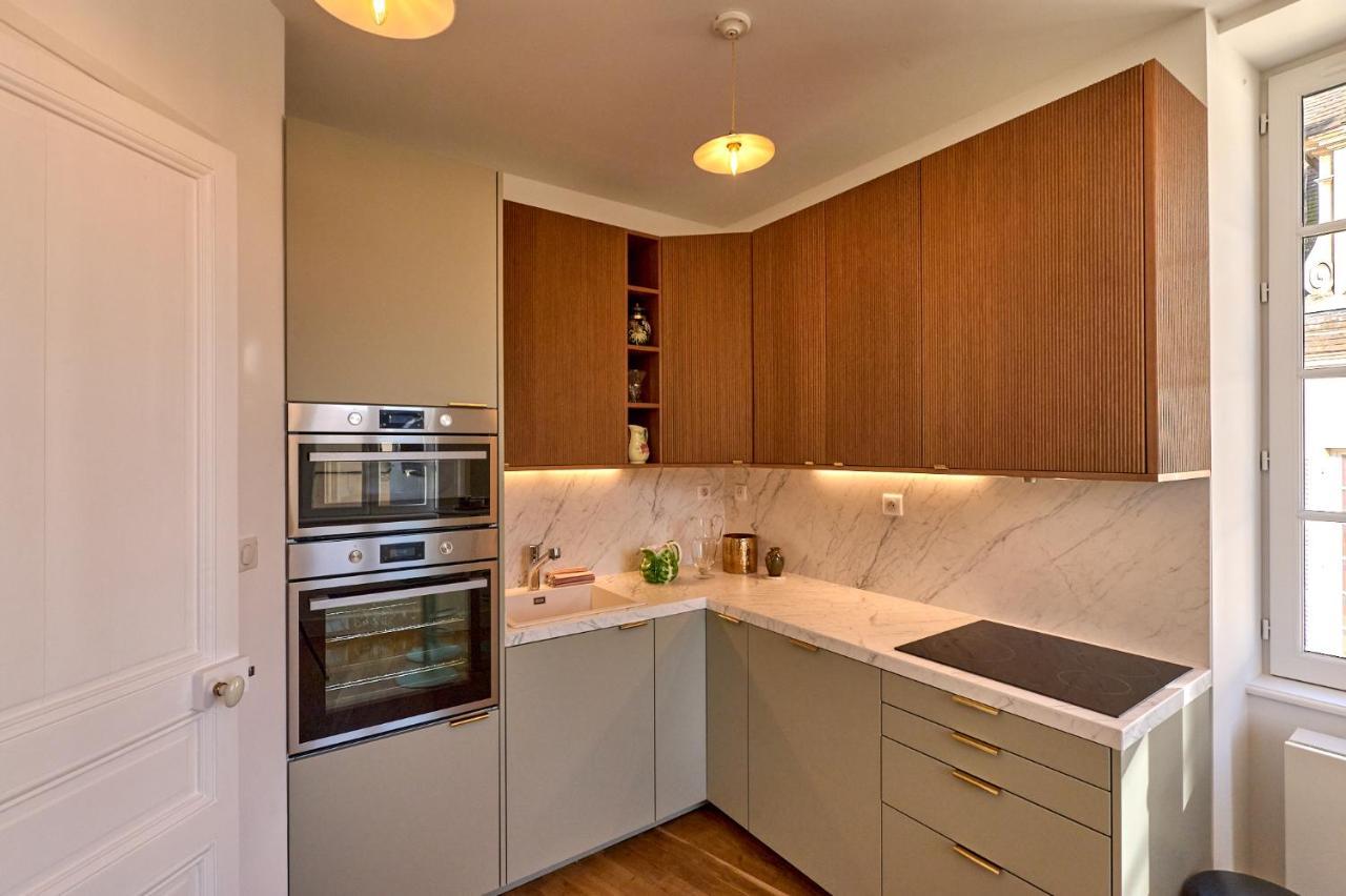 Appartement Montagnon - Les Suites Du Palais - Classe 4 Etoiles, Parking Prive, Vue Cathedrale, 3 Chambres, Primo C0Nciergerie Невер Экстерьер фото