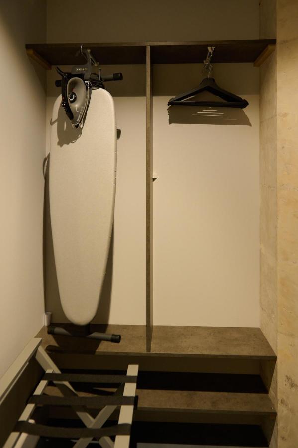 Appartement Montagnon - Les Suites Du Palais - Classe 4 Etoiles, Parking Prive, Vue Cathedrale, 3 Chambres, Primo C0Nciergerie Невер Экстерьер фото