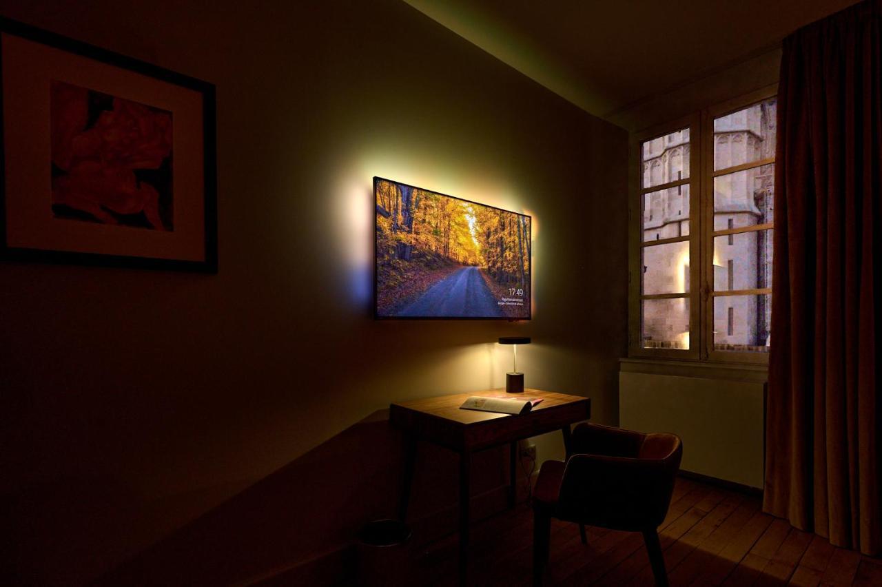 Appartement Montagnon - Les Suites Du Palais - Classe 4 Etoiles, Parking Prive, Vue Cathedrale, 3 Chambres, Primo C0Nciergerie Невер Экстерьер фото