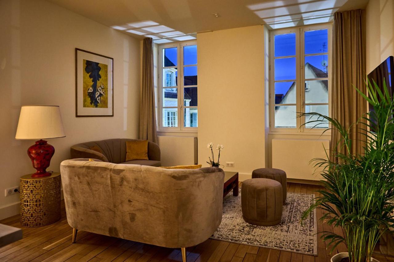 Appartement Montagnon - Les Suites Du Palais - Classe 4 Etoiles, Parking Prive, Vue Cathedrale, 3 Chambres, Primo C0Nciergerie Невер Экстерьер фото