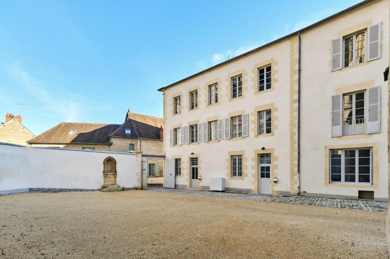 Appartement Montagnon - Les Suites Du Palais - Classe 4 Etoiles, Parking Prive, Vue Cathedrale, 3 Chambres, Primo C0Nciergerie Невер Экстерьер фото