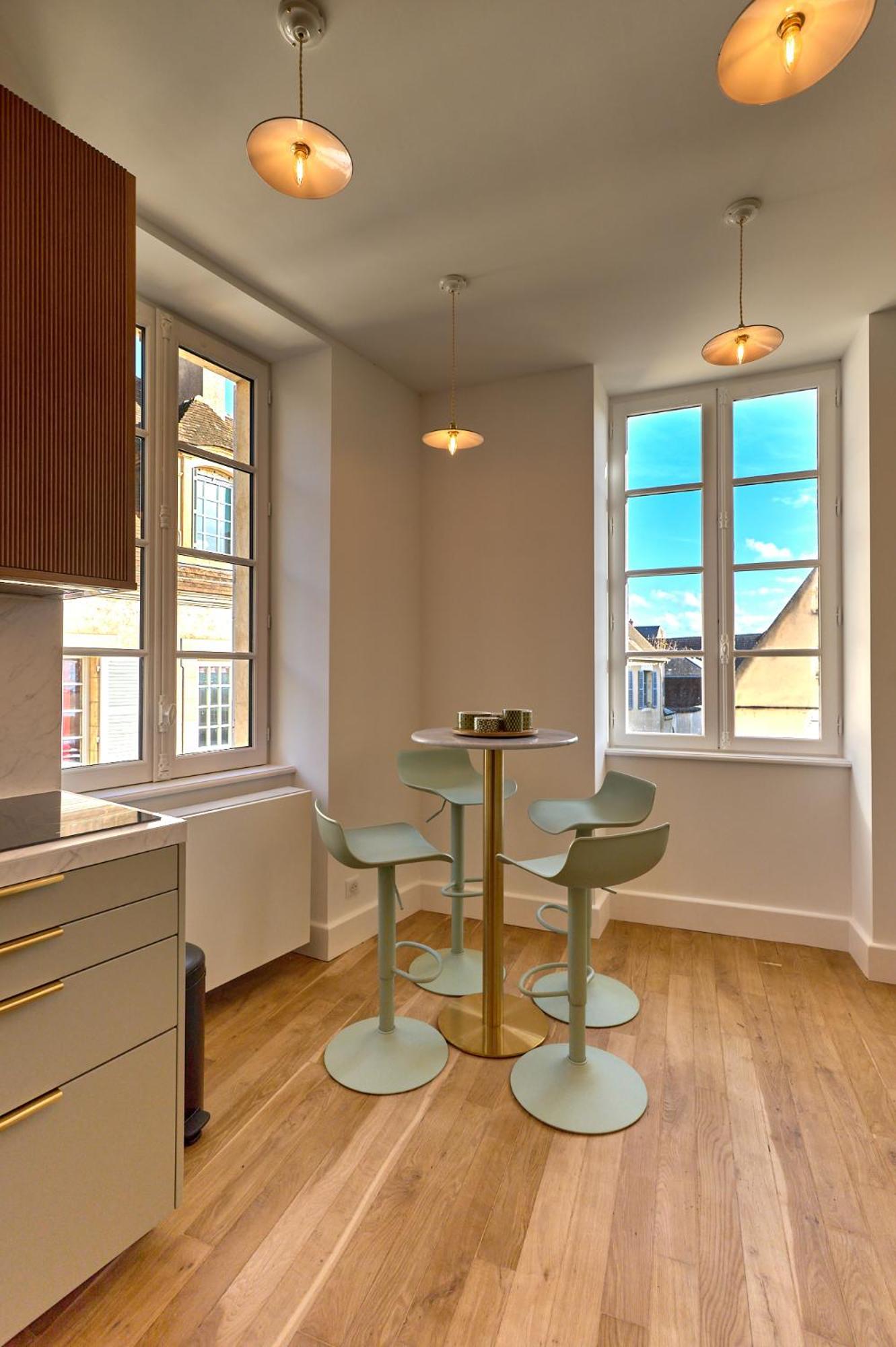 Appartement Montagnon - Les Suites Du Palais - Classe 4 Etoiles, Parking Prive, Vue Cathedrale, 3 Chambres, Primo C0Nciergerie Невер Экстерьер фото