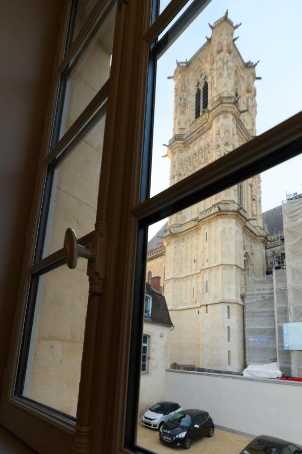 Appartement Montagnon - Les Suites Du Palais - Classe 4 Etoiles, Parking Prive, Vue Cathedrale, 3 Chambres, Primo C0Nciergerie Невер Экстерьер фото